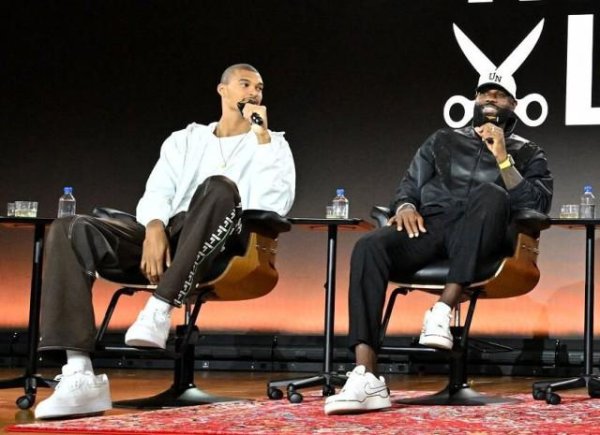 荣耀配资 40岁詹姆斯回应退役：文班盖帽逼我退休 没法打得像布雷迪那么久