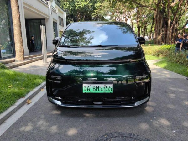 间群策略 试驾吉利银河翼真L380，真大三排MPV