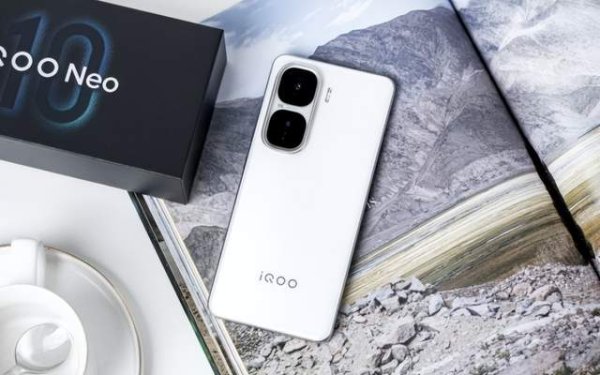 牛达人 骁龙8Gen3旗舰跌至1699元，6100mAh+120W，堪称同价位“新卷王”